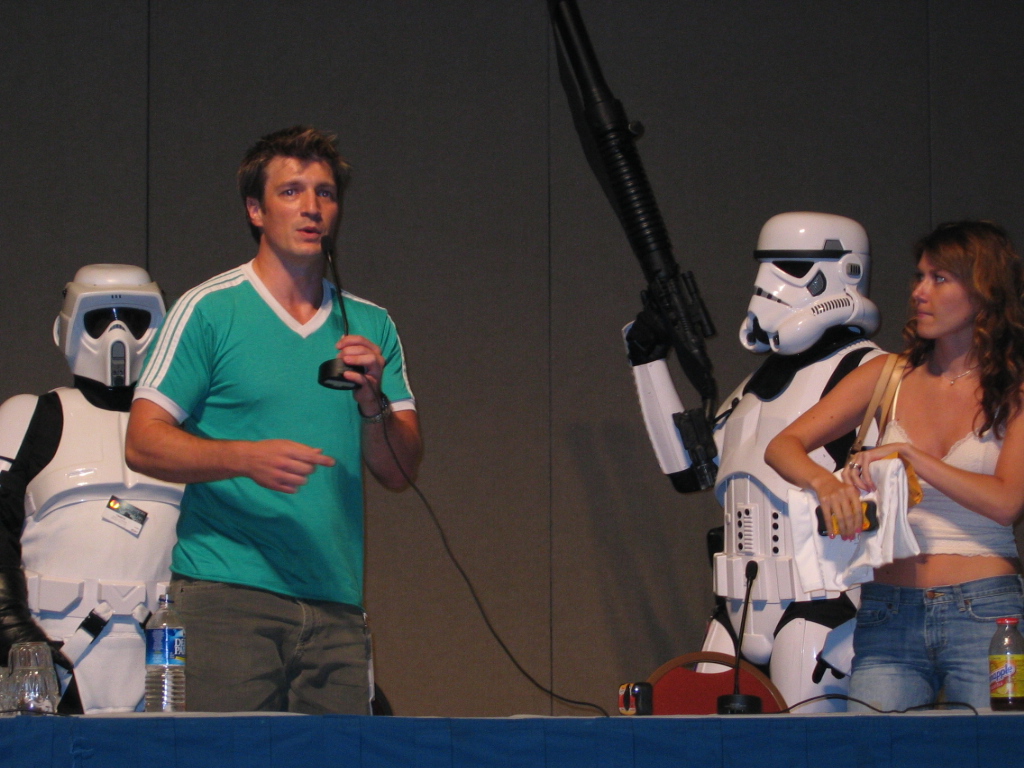 Stormtroopers capture fugitive Mal Reynolds